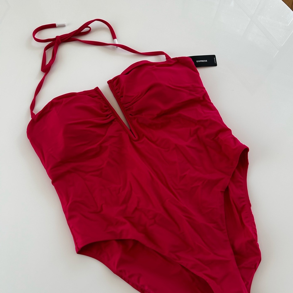 Express Body Contour Swim
